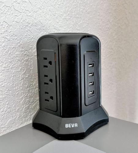 a black router sitting on top of a table at Leah's Homestay in Hoquiam in Hoquiam