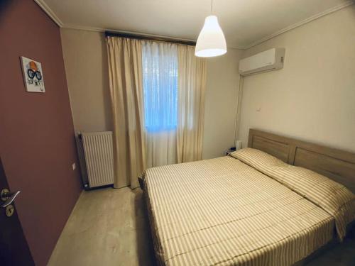 Near sea / Airport, Queen size bed, Fireplace