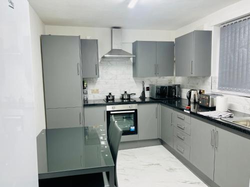 Beautiful and Homely 3 Bed House With FREE Parking So Close To Man City and City Centre photo 41