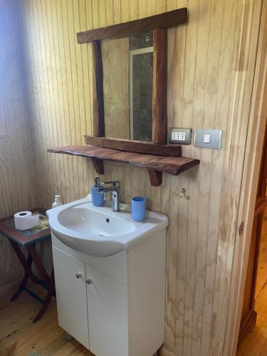 Een badkamer bij Cabañas Mi Refugio Puerto Varas