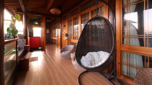 Ruang duduk di Floral Tengchong Mountain hotel