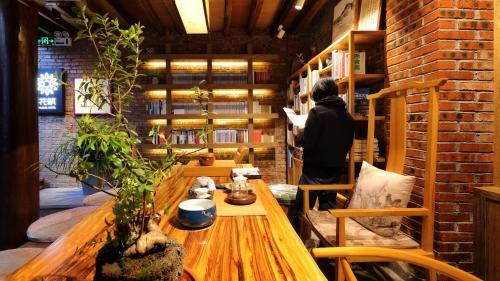 Ruang duduk di Floral Tengchong Mountain hotel