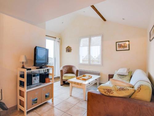 Photo de la galerie de l'établissement Maison de Village 8 pers. avec Terrasse et Proche Stations de Ski à Betpouey - FR-1-402-83, à Betpouey