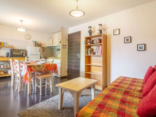 Agréable T2 Cabine avec Piscine, Balcon et WiFi à Luz-Saint-Sauveur - FR-1-402-116