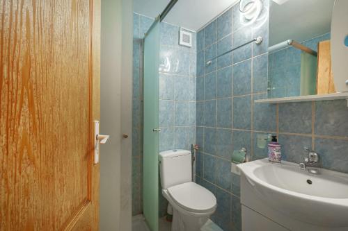 Ένα μπάνιο στο Stone Gate Apartment #3