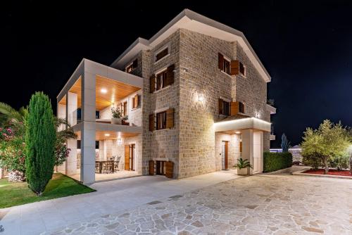 Το κτήριο όπου στεγάζεται  η βίλα
