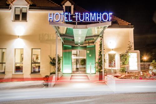 Hotel Turmhofの外観または入り口