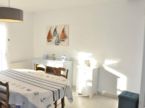 Fotografie z fotogalerie ubytování Maison 3* à Trébeurden, proche mer, jardin, rénovée, 3 ch, 2 sdb, BBQ, parking - FR-1-368-93 v destinaci Trébeurden