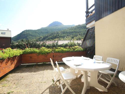 Studio familial à Serre-Chevalier, Chantemerle, avec terrasse et Wi-Fi en option, 4 pers - FR-1-330E-121