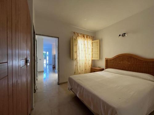 PLAYA CHICA apt with terrace 100 m from the sea