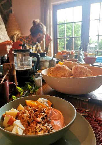 Galeriebild der Unterkunft The Far End Surf House - Surf & Yoga Holidays in Lourinhã