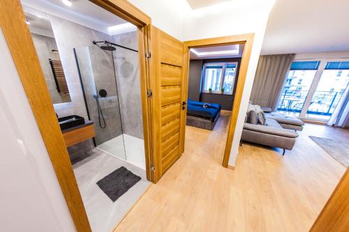 Posedenie v ubytovaní Euro Riverside Luxury Apartment 2