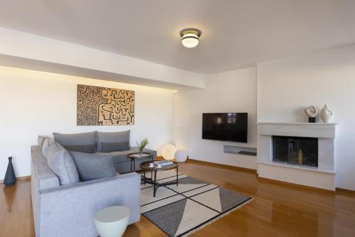 NEW STUNNING PENTHOUSE W/SPECTACULAR VISTAS!
