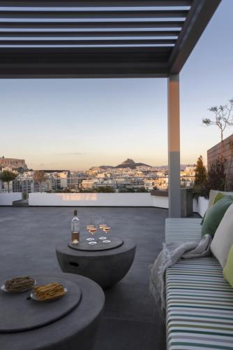 NEW STUNNING PENTHOUSE W/SPECTACULAR VISTAS!