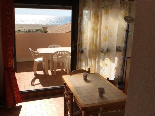 Photo de la galerie de l'établissement Villa T2 en Bord de Mer, 4 Pers., Parking, Proche Commerces - Port Leucate - FR-1-81-50, à Port-Leucate
