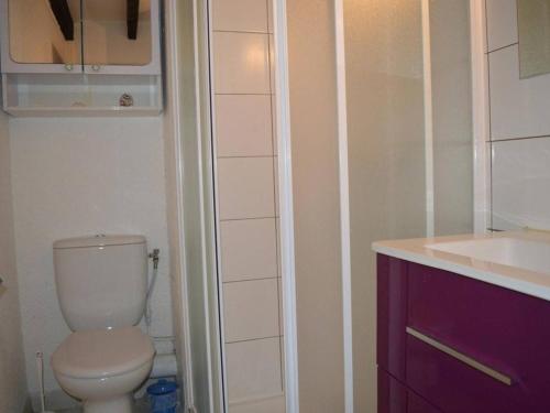 Et badeværelse på Appartement Saint-Cyprien, 2 pièces, 4 personnes - FR-1-225D-169