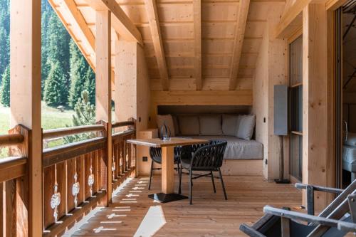 Балкон или терраса в Dolomites Living Hotel Tirler