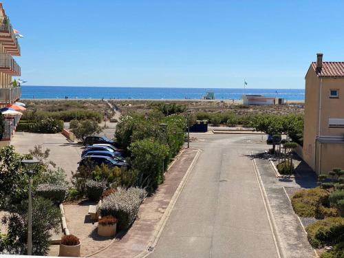 Appartement T2, 4 pers, bord de plage, Parking privé, Lave-linge - FR-1-81-274