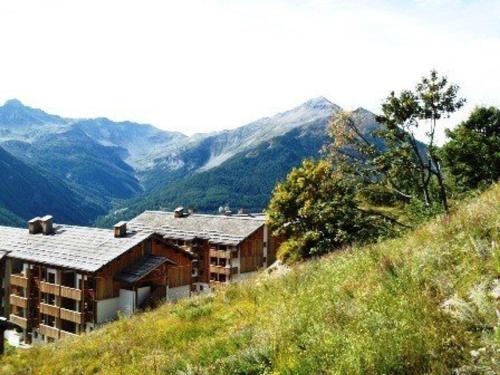 T3 lumineux 7 pers, 100m des pistes, parking couvert, casier à skis, proche commerces et loisirs. - FR-1-262-115