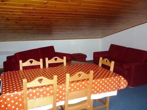 Appartement Orcières Merlette, 4 pièces, 8 personnes - FR-1-262-135にあるベッド