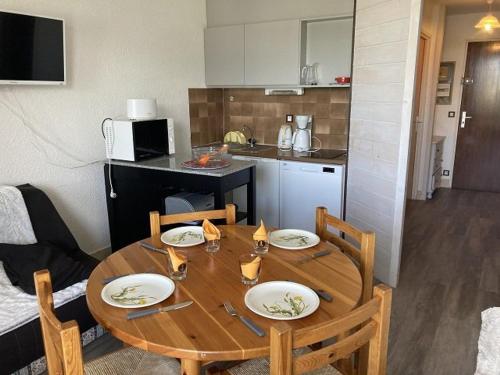 Maxi studio lumineux 6 pers, accès direct aux pistes, sud/ouest, proche commerces et sports - FR-1-262-138