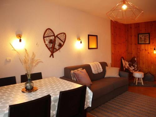 Appartement au pied des pistes avec piscine, sauna et hammam, 4 pers - FR-1-322-33