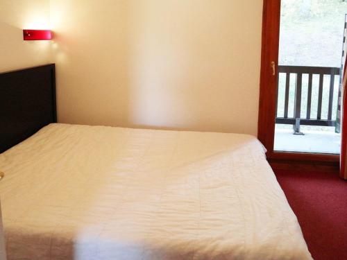 Chalet mitoyen avec piscine, sauna, hammam, départ des pistes, 2 chambres, balcon, Les Orres 1800 - FR-1-322-137