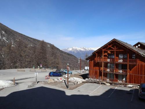Appartement de standing avec piscine, sauna, hammam et wifi aux Orres 1800 - FR-1-322-130