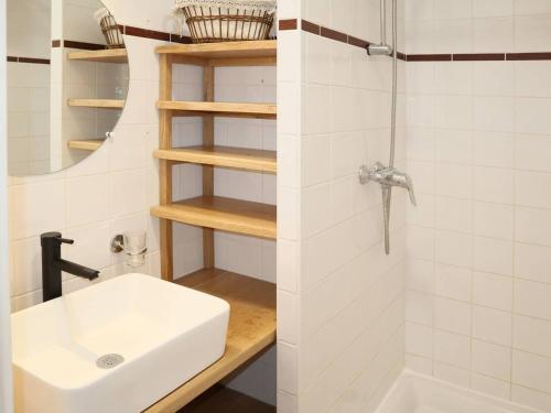 a bathroom with a sink and a shower at Chalet Les Orres, 5 pièces, 10 personnes - FR-1-322-65 in Les Orres