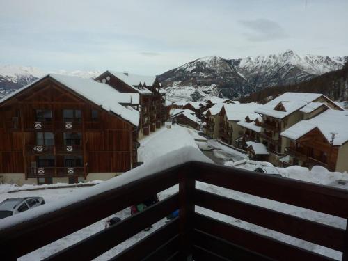 Appartement de standing aux Orres 1800 avec piscine, sauna, hammam et WiFi - FR-1-322-82