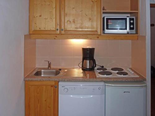Studio 4 pers avec piscine et sauna, idéalement situé - FR-1-322-125