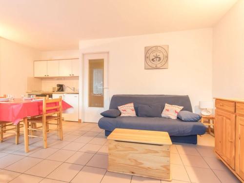 Appartement Briançon, 3 pièces, 6 personnes - FR-1-330C-14にあるシーティングエリア
