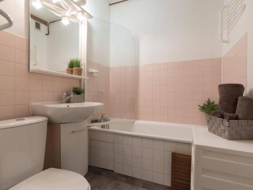 Phòng tắm tại Studio Saint-Lary-Soulan, 1 pièce, 4 personnes - FR-1-296-201