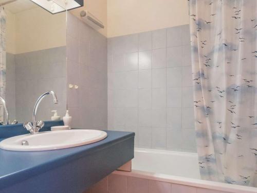 Ванная комната в Appartement Briançon, 2 pièces, 4 personnes - FR-1-330C-36