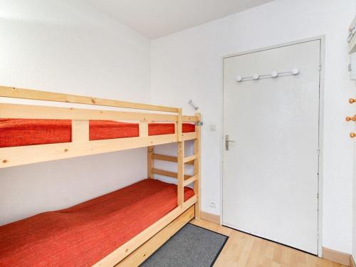 Krevet ili kreveti na kat u jedinici u objektu Studio La Mongie, 1 pièce, 4 personnes - FR-1-404-100