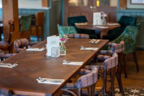 Restoran atau tempat lain untuk makan di Ely Hotel by Chef & Brewer Collection