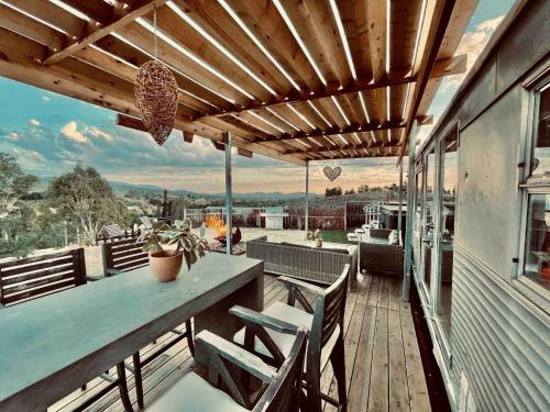 love In The Cloudspool Fire Pit View – Photos 4