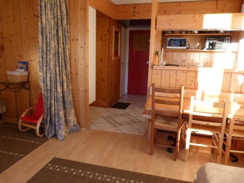 Appartement 2 pièces pour 6, Arc 1800, proche pistes, animaux admis - FR-1-411-148