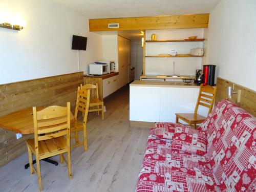 Studio confortable, proche des pistes, balcon, animaux admis, WiFi - FR-1-411-215