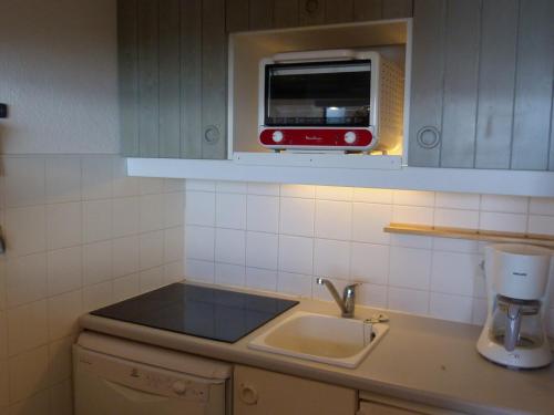 Nhà bếp/bếp nhỏ tại Appartement Les Arcs 1800, 2 pièces, 4 personnes - FR-1-411-122