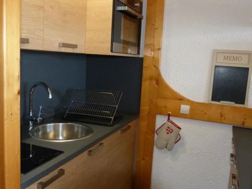 Appartement 2 pièces pour 5, près des pistes à Arc 1800, parking optionnel - FR-1-411-205
