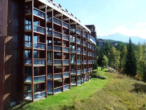 Appartement 2 pièces pour 5, près des pistes à Arc 1800, parking optionnel - FR-1-411-205