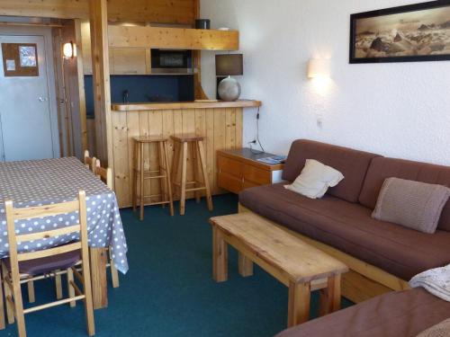 Photo de la galerie de l'établissement Appartement 2 pièces pour 5, près des pistes à Arc 1800, parking optionnel - FR-1-411-205, à Arc 1800