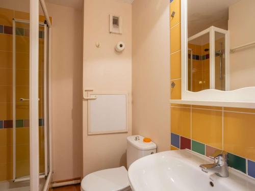 Phòng tắm tại Appartement Arcangues, 3 pièces, 4 personnes - FR-1-3-475