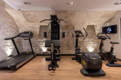 Γυμναστήριο ή/και όργανα γυμναστικής στο Hôtel La Canopée