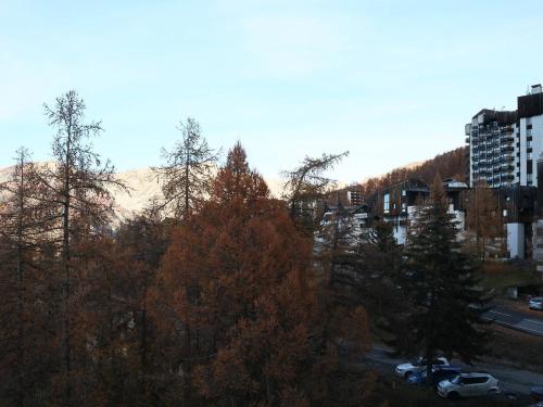 Charmant 2 pièces rénové, 6 pers, balcon, accès direct pistes, au cœur des Orres - FR-1-322-384