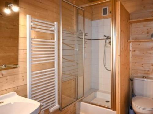 Koupelna v ubytování Studio cosy 4 pers avec balcon et parking à Montgenèvre - FR-1-266-159