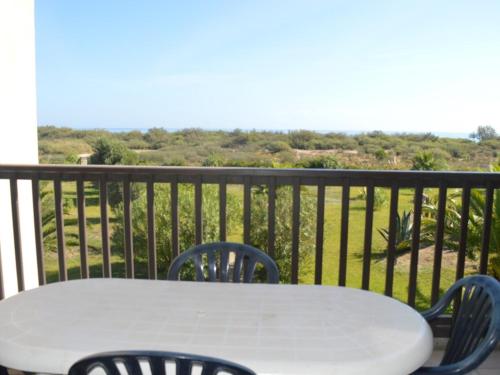 Appartement front de mer avec piscine, 6 couchages, animaux admis - FR-1-225D-83