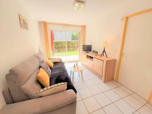 Photo de la galerie de l'établissement Appartement T2 avec Jardin - 6 Couchages, 3 Étoiles, Parking, WiFi - Saint-Lary-Soulan - FR-1-457-224, à Saint-Lary-Soulan
