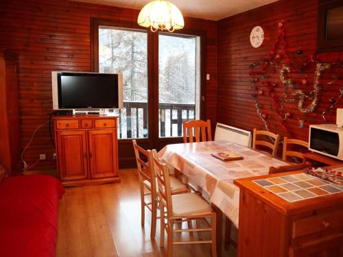 Appartement Les Orres, 2 pièces, 6 personnes - FR-1-322-420